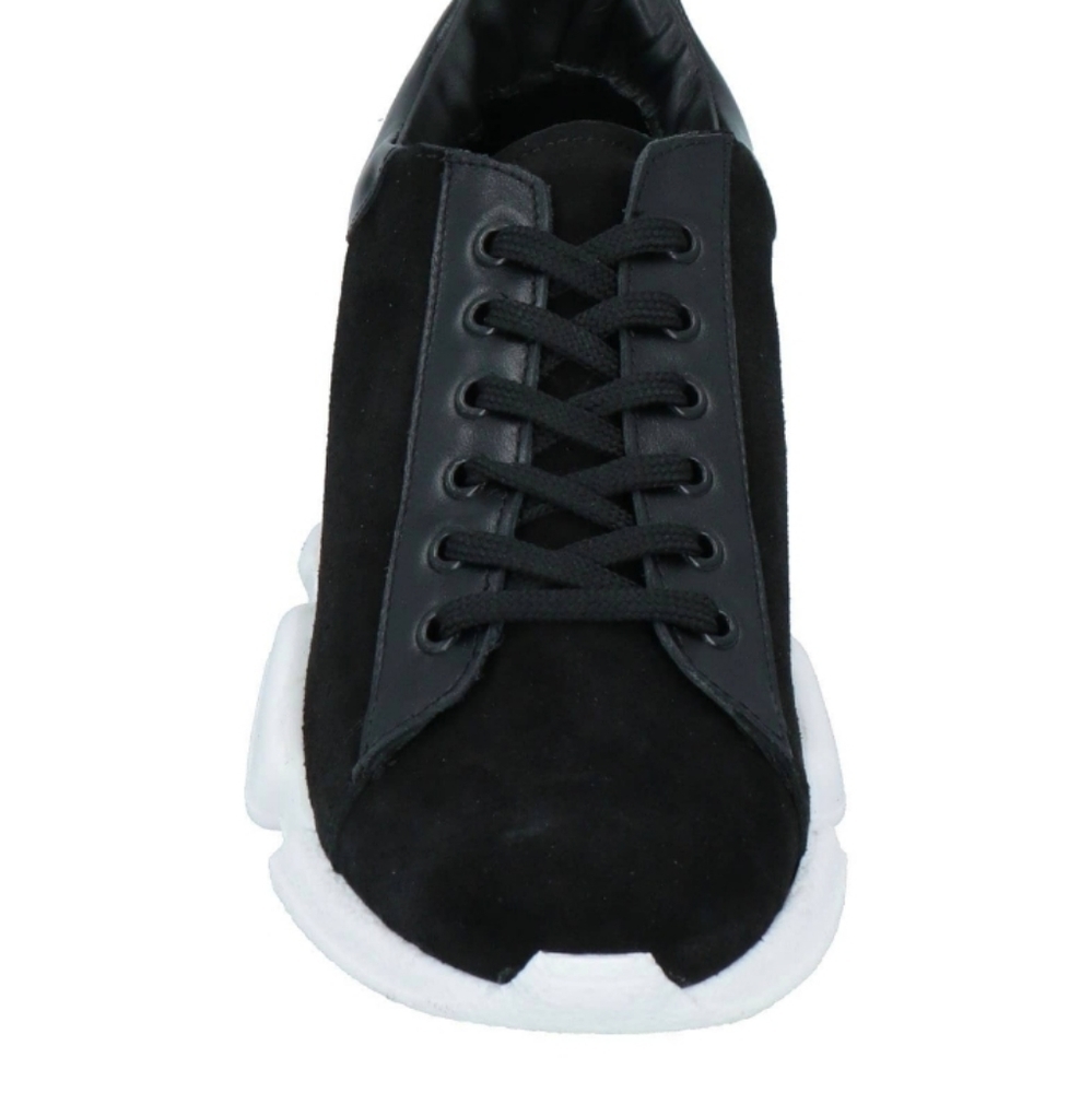 Black sneakers - Picture 4 of 4